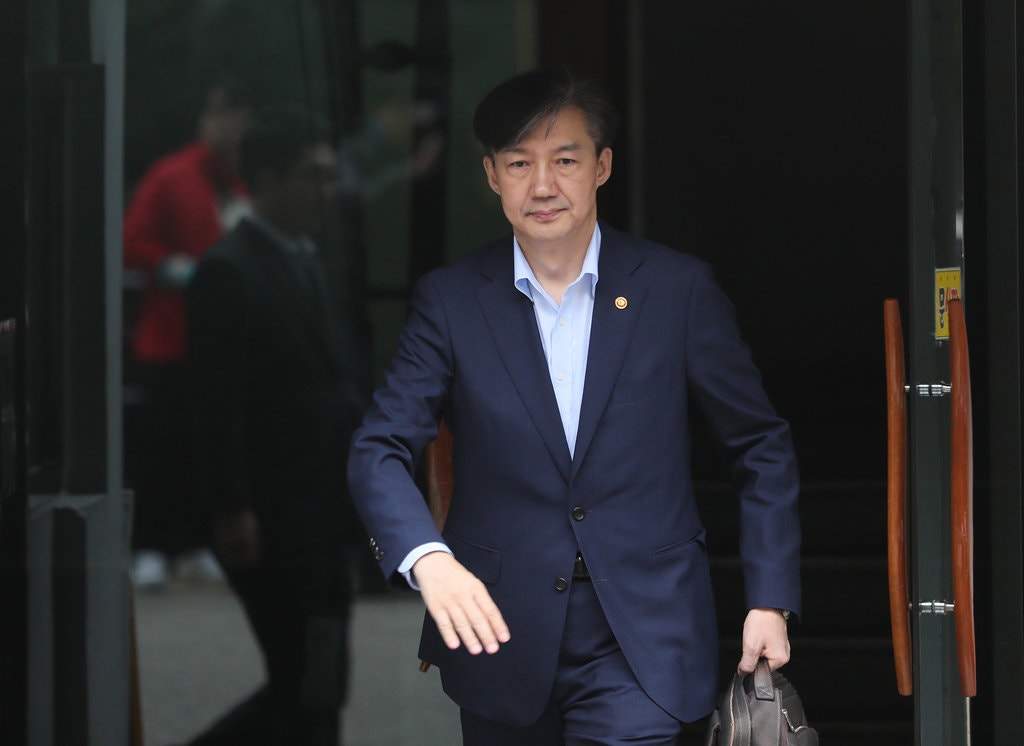 در سئول: حمایت و اعتراض جمعیت به یک سیاستمدار در سئول: حمایت و اعتراض جمعیت به یک سیاستمدار