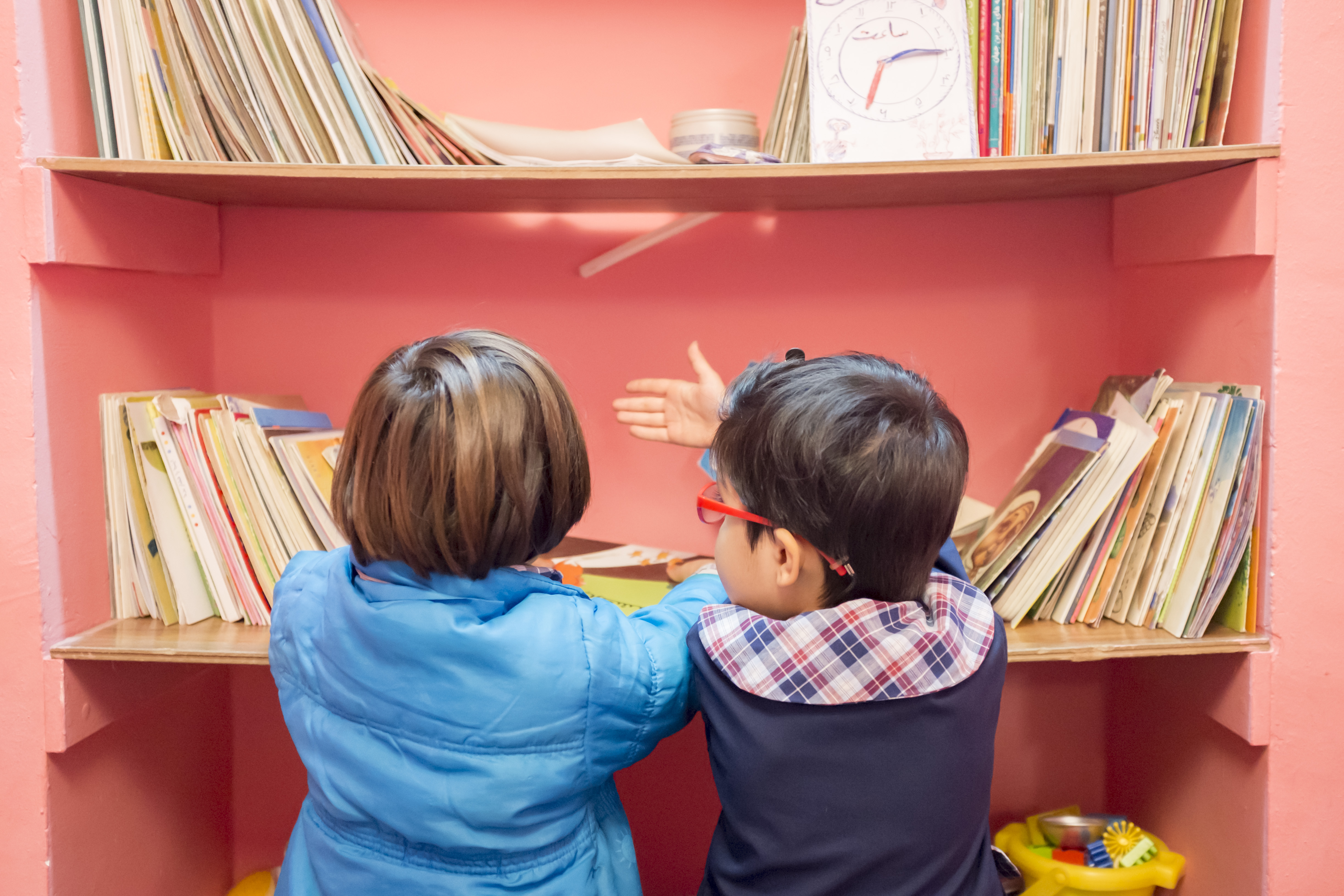 زمان به وقتِ مهرماه پُر امید «مدرسه کودکان کار»/ زیر این سقف «حقِ کودک» بودن را نمی گیرند، هدیه میدهند زمان به وقتِ مهرماه پُر امید «مدرسه کودکان کار»/ زیر این سقف «حقِ کودک» بودن را نمی گیرند، هدیه میدهند