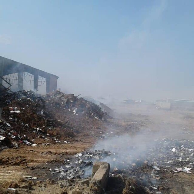 آتش‌سوزی در انبار یک نشر(+عکس)