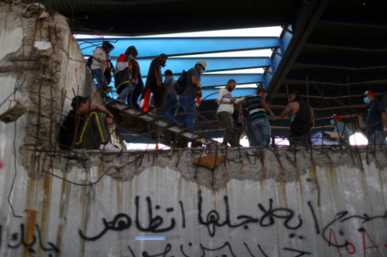 ساختمان توخالی مقر معترضان عراق (+عکس)