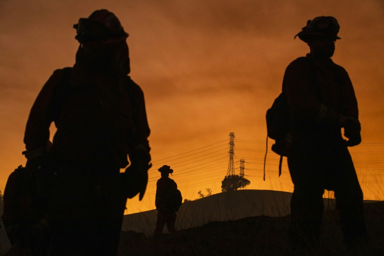 آتشسوزی کالیفرنیای آمریکا: هزاران نفر آواره، یک میلیون نفر در خاموشی (+عکس) آتشسوزی کالیفرنیای آمریکا: هزاران نفر آواره، یک میلیون نفر در خاموشی (+عکس)