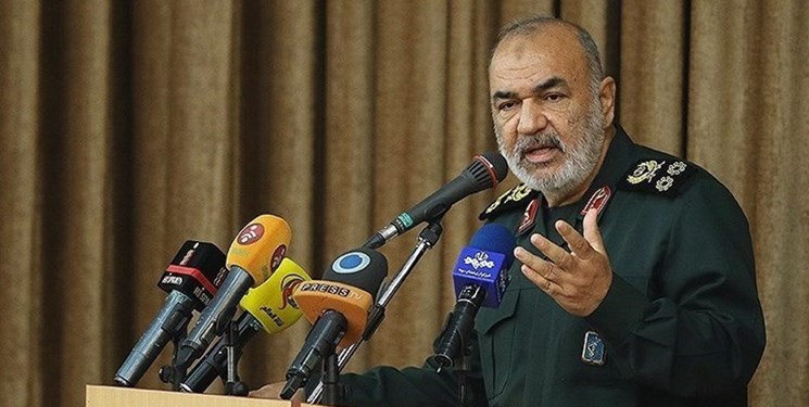 فرمانده سپاه: روزی که ملت به میدان آمد، غربگراها در حال تئوری‌سازی تسلیم در برابر دشمن بودند