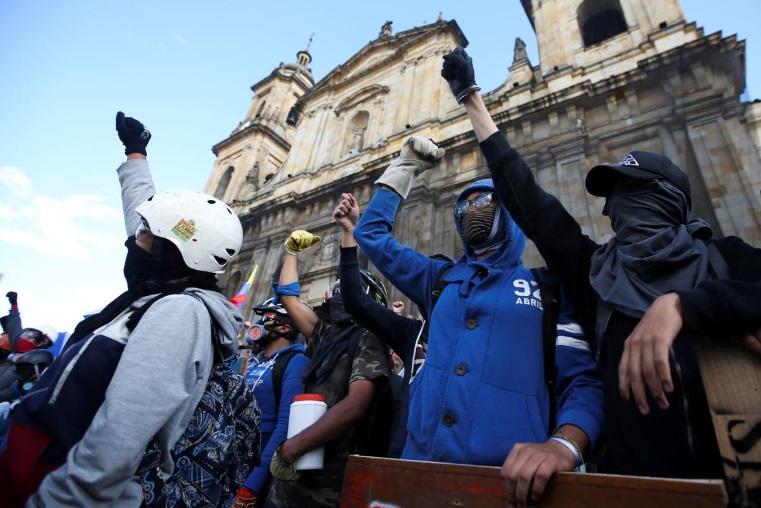 اعتراضات رقصان کلمبیا (+عکس)/ تجمع 40 هزار نفری در مرکز پایتخت اعتراضات رقصان کلمبیا (+عکس)/ تجمع 40 هزار نفری در مرکز پایتخت