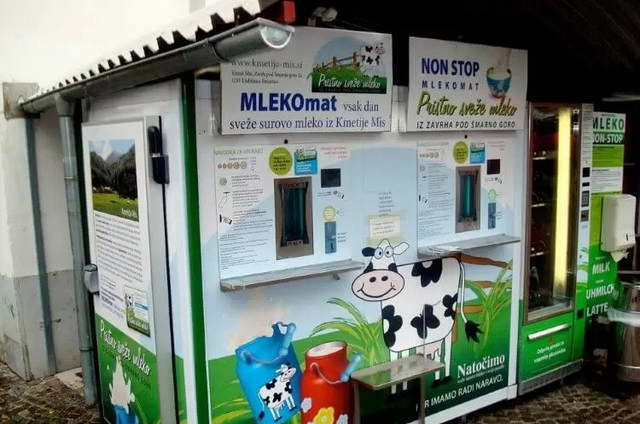 دستگاه فروش خرچنگ‌های زنده