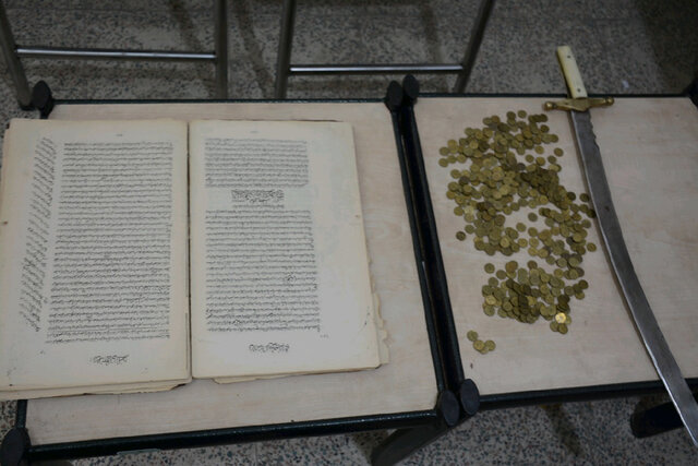 کشف اشیای عتیقه دوران تیموریان در زنجان کشف اشیای عتیقه دوران تیموریان در زنجان