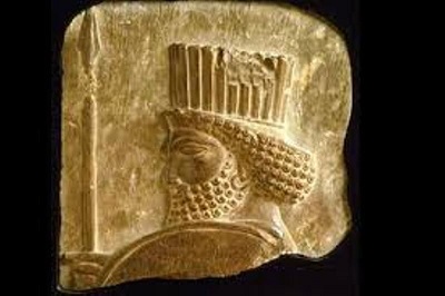 سرباز هخامنشی به برج میلاد میرود سرباز هخامنشی به برج میلاد میرود