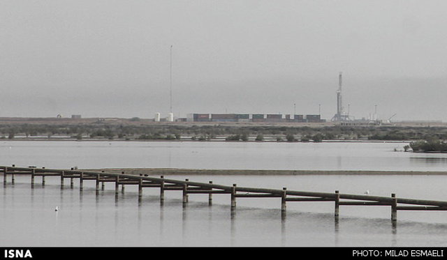 تهدید همیشگی تالابهای خوزستان با فاضلاب و پسابهای نفتی تهدید همیشگی تالابهای خوزستان با فاضلاب و پسابهای نفتی