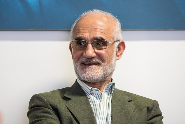 نامه نظام پزشکی به روحانی: ابتلای روزانه بیش از ۳ هزار نفر به کرونا، یعنی نتوانستیم از تعطیلات نوروزی به نحو مناسب استفاده نماییم نامه نظام پزشکی به روحانی: ابتلای روزانه بیش از ۳ هزار نفر به کرونا، یعنی نتوانستیم از تعطیلات نوروزی به نحو مناسب استفاده نماییم