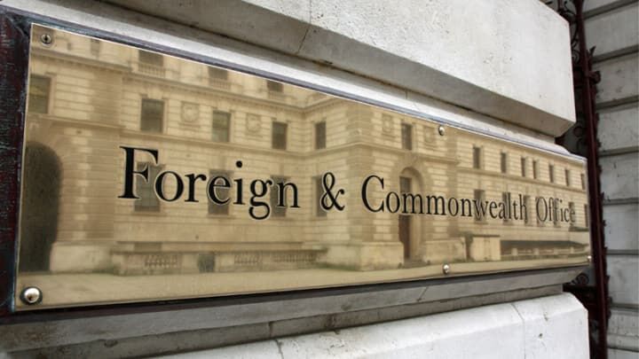 توجیه انگلیس برای مخالفت با لغو تحریم‌های ایران در بحبوحه کرونا