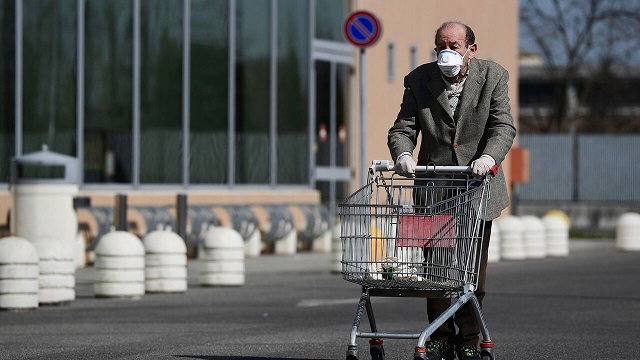 ۱۵ ایالت آمریکا به دلیل کرونا دستور خانه&zwnj;نشینی صادر کردند