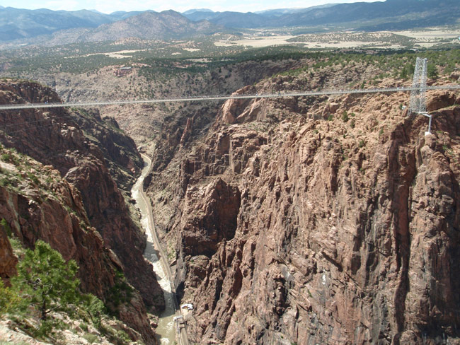 عبور از خطرناک‌ترین پل جهان