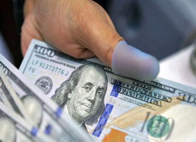 دلار ۲۰۰ تومان گران شد/ یورو در آستانه ۱۸ هزار تومان دلار ۲۰۰ تومان گران شد/ یورو در آستانه ۱۸ هزار تومان