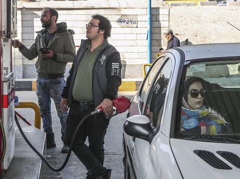 سهمیه بنزین تیرماه امشب شنبه واریز می‌شود