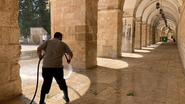 باز شدن درهای مسجد الاقصی از یکشنبه به روی نمازگزاران شستن  صحن مسجد الاقصی