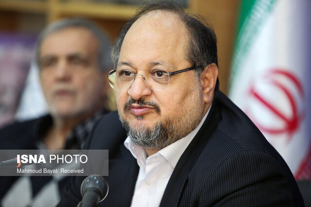 شریعتمداری