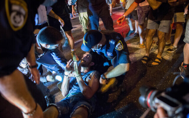 سومین شب تظاهرات در اسرائیل (+عکس)/ اعتراض به بحران اقتصادی در دوران کرونایی درگیری اسرائیل