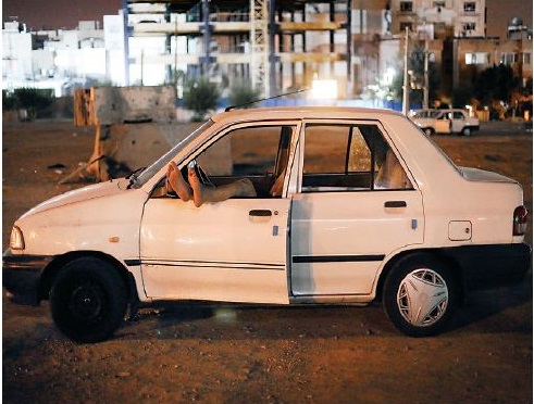 در پراید می‌خوابم چون خانه ندارم