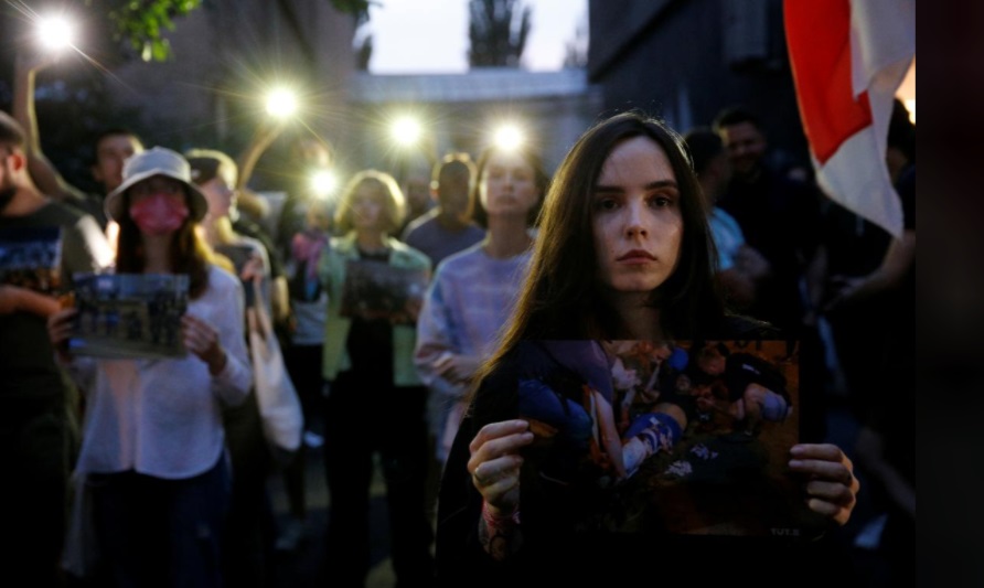 ادامه سرکوب اعتراضات بلاروس/ فرار رهبر معترضان به لیتوانی/ قطع اینترنت ادامه سرکوب اعتراضات