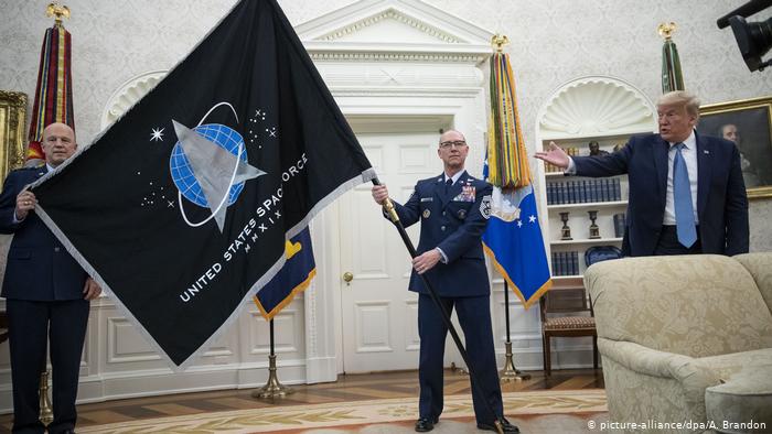 استقرار نخستین واحد نیروی فضایی آمریکا در پایگاه  استقرار نخستین واحد نیروی فضایی آمریکا در پایگاه