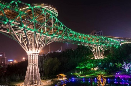 پل طبیعت؛ جایی برای لذت یا خودکشی؟ پل طبیعت؛ جایی برای لذت یا خودکشی؟