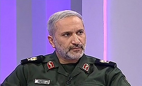 توزیع رایگان ماسک توسط سپاه همزمان با اجباری شدن آن در اماکن عمومی توزیع رایگان ماسک توسط سپاه همزمان با اجباری شدن آن در اماکن عمومی