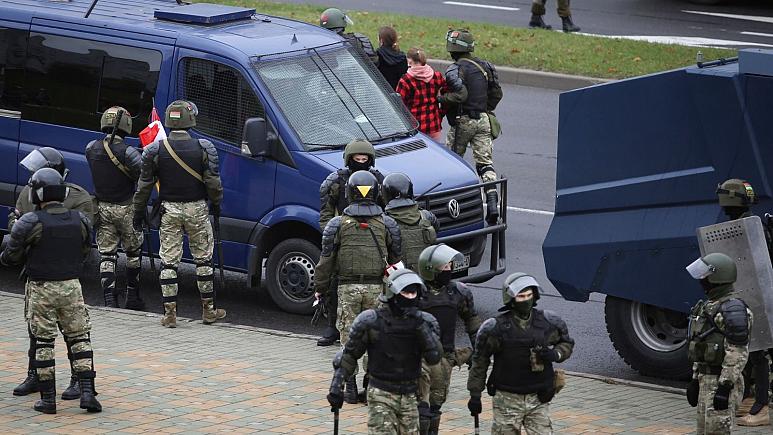 دستور دولت بلاروس به بانکها برای توقیف پول جمع شده برای معترضان دستور دولت بلاروس به بانکها برای توقیف پول جمع شده برای معترضان