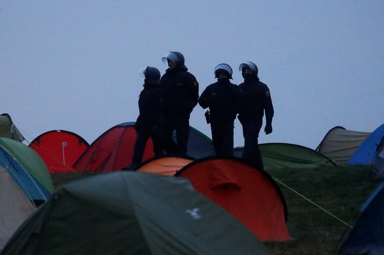 معترضان به ساخت بزرگراه در میان جنگلهای آلمان (+عکس) اعتراض به ساخت بزرگراه