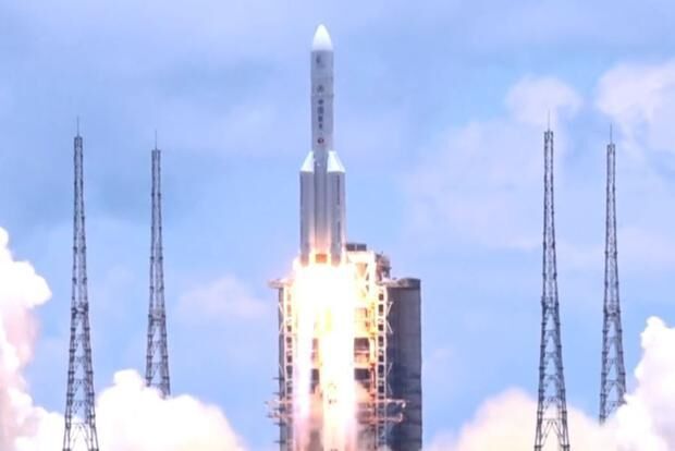 چین نمونه‌ خاک ماه را جمع آوری می‌کند