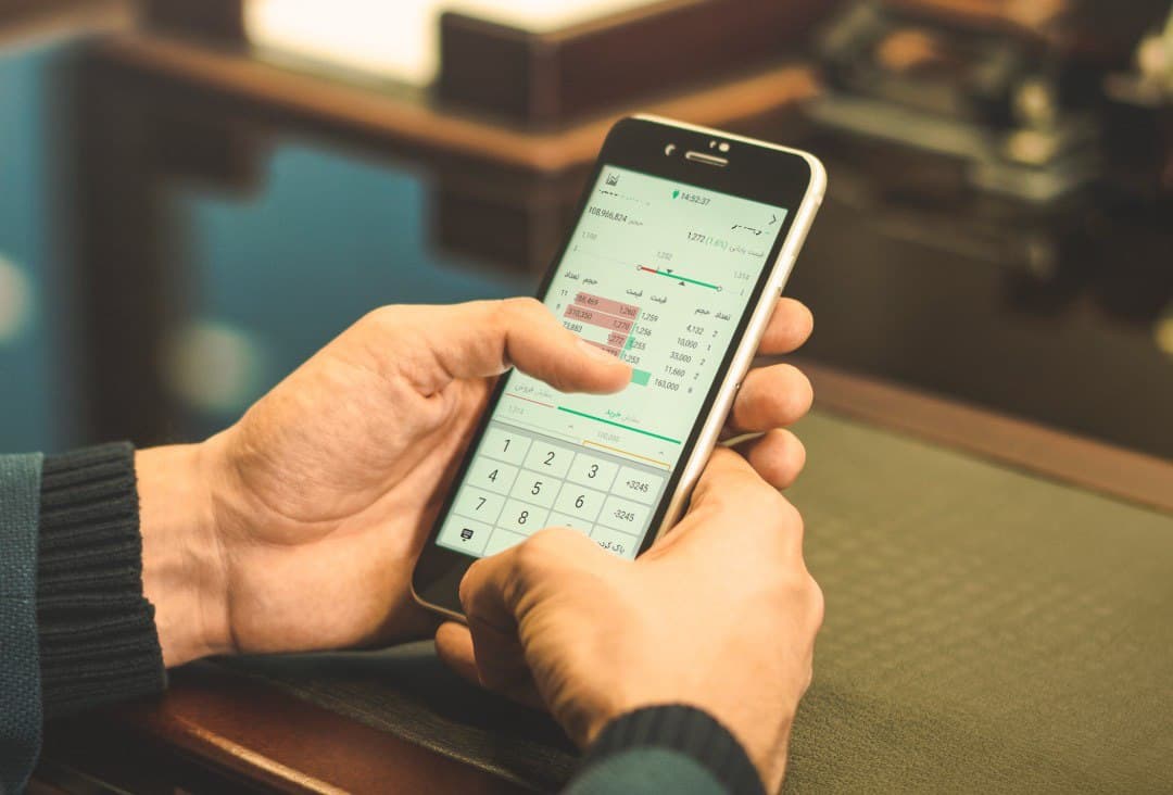 آشنایی با سامانه معاملات «ایزی‌تریدر»؛ ساده برای مبتدی‌ها و جذاب برای حرفه‌ای‌ها