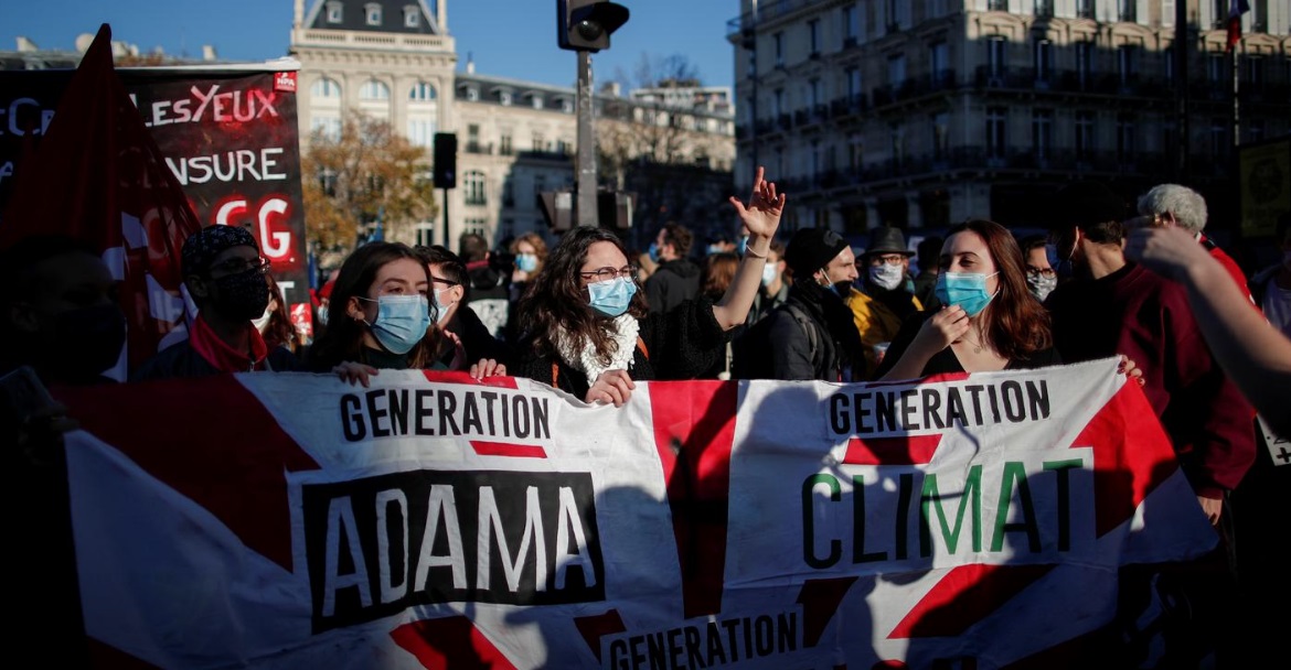 تظاهرات علیه خشونت پلیس فرانسه/ شلیک گاز اشکآور، درگیری فیزیکی و بازداشت معترضان تظاهرات علیه خشونت پلیس فرانسه/ شلیک گاز اشکآور، درگیری فیزیکی و بازداشت معترضان