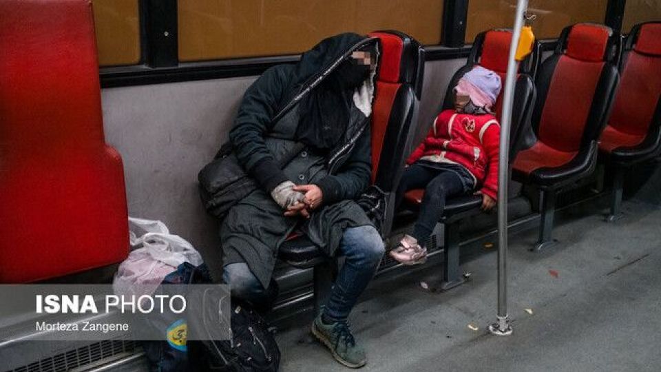 عضو سابق شوراى شهر خطاب به چمران: به جای ارائه راهکار برای اتوبوسخوابی، صورت مسئله را پاک نکنید/ظرفيت مساجد مى تواند به كمك گرم خانه ها بيايد عضو سابق شوراى شهر خطاب به چمران: به جای ارائه راهکار برای اتوبوسخوابی، صورت مسئله را پاک نکنید/ظرفيت مساجد مى تواند به كمك گرم خانه ها بيايد