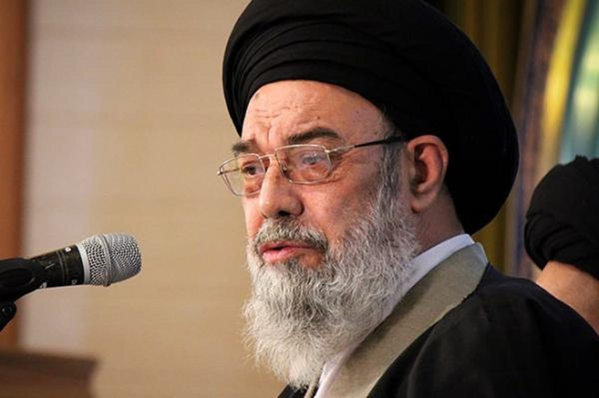 امام جمعه اصفهان: عده ای فکر می کردند واکسن آمریکا معجزه می کند، اما هیچ غلطی نتوانستند بکنند/ روزی هزار کشته دارند