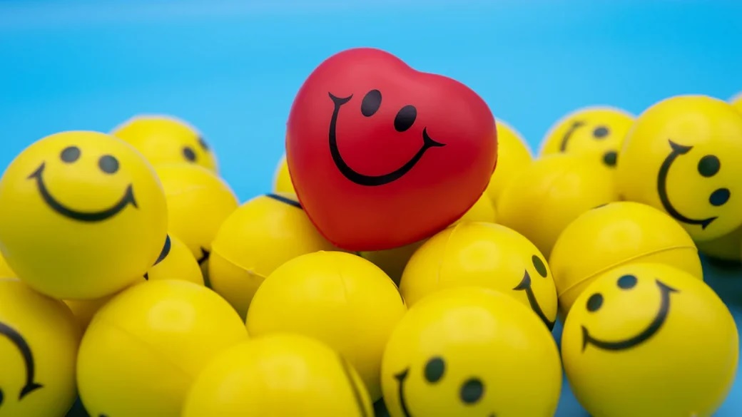 لبخند و فواید آن؛ از چربی سوزی بیشتر تا تقویت سیستم ایمنی بدن لبخند و فواید آن؛ از چربی سوزی بیشتر تا تقویت سیستم ایمنی بدن