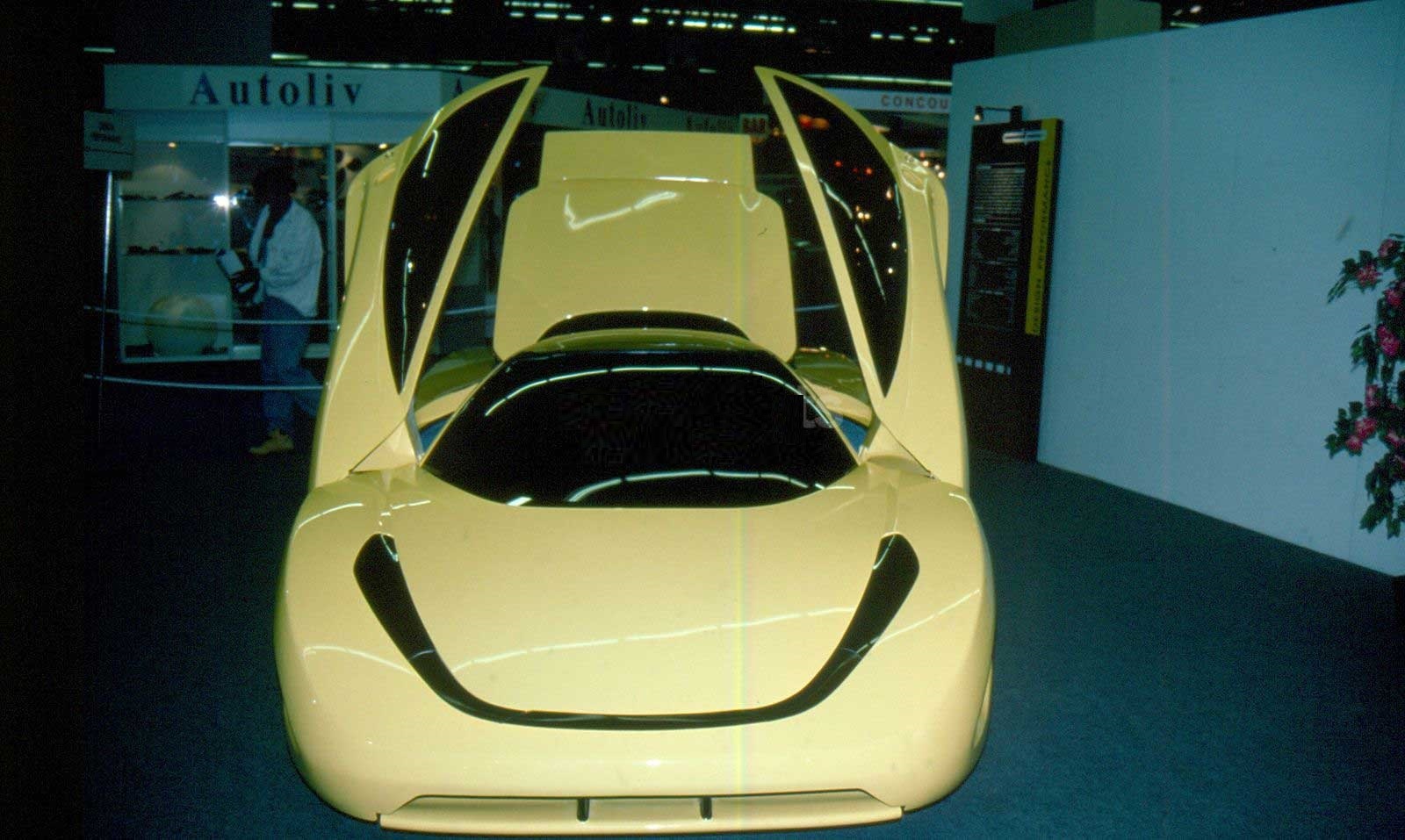 باراموندا؛ یک خودروی عجیب با پیشرانه موتورسیکلت ب ام و(+عکس)