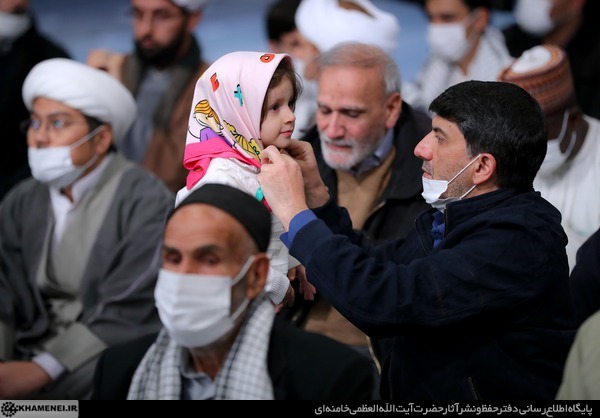 مقام معظم رهبری: راه رفع وسوسه تبلیغاتیِ اثرگذار بر ذهن جوان و نوجوان باتوم نیست، تبیین و روشنگری است