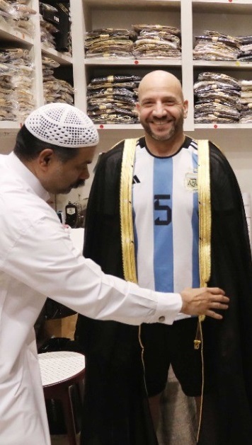 تبلیغ جهانی مسی برای عبای عربی