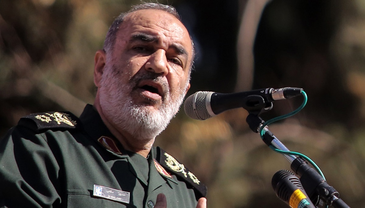 فرمانده کل سپاه: سپاه و فراجا با هم برادرند/ در تمامی صحنه‌ها از سردار رادان حمایت می‌کنیم
