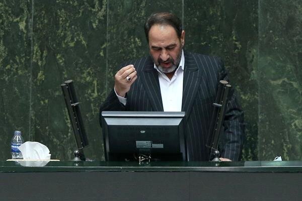 عیسیزاده، نماینده مجلس: شرکت دخانیات در حال فروپاشی است/ اکثر صندوقهای بازنشستگی زیانده هستند عیسیزاده، نماینده مجلس: شرکت دخانیات در حال فروپاشی است/ اکثر صندوقهای بازنشستگی زیانده هستند