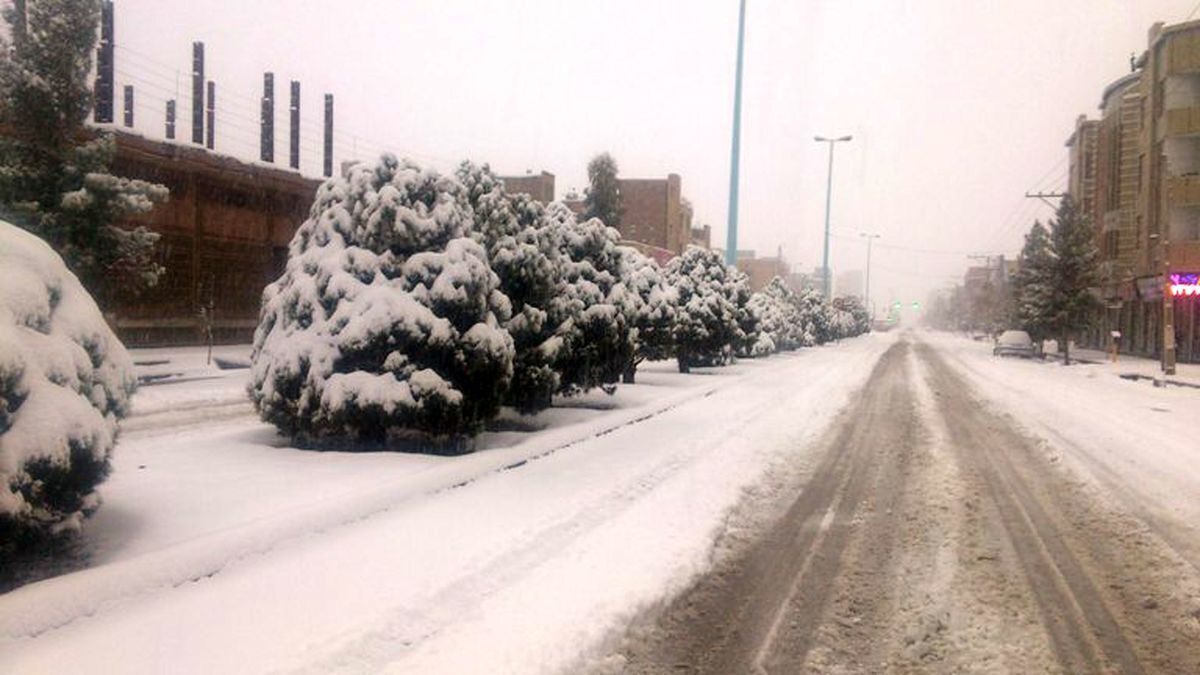 بارش برف و کولاک در تهران/ثبت دمای انجماد در همه ایستگاه‌های هواشناسی