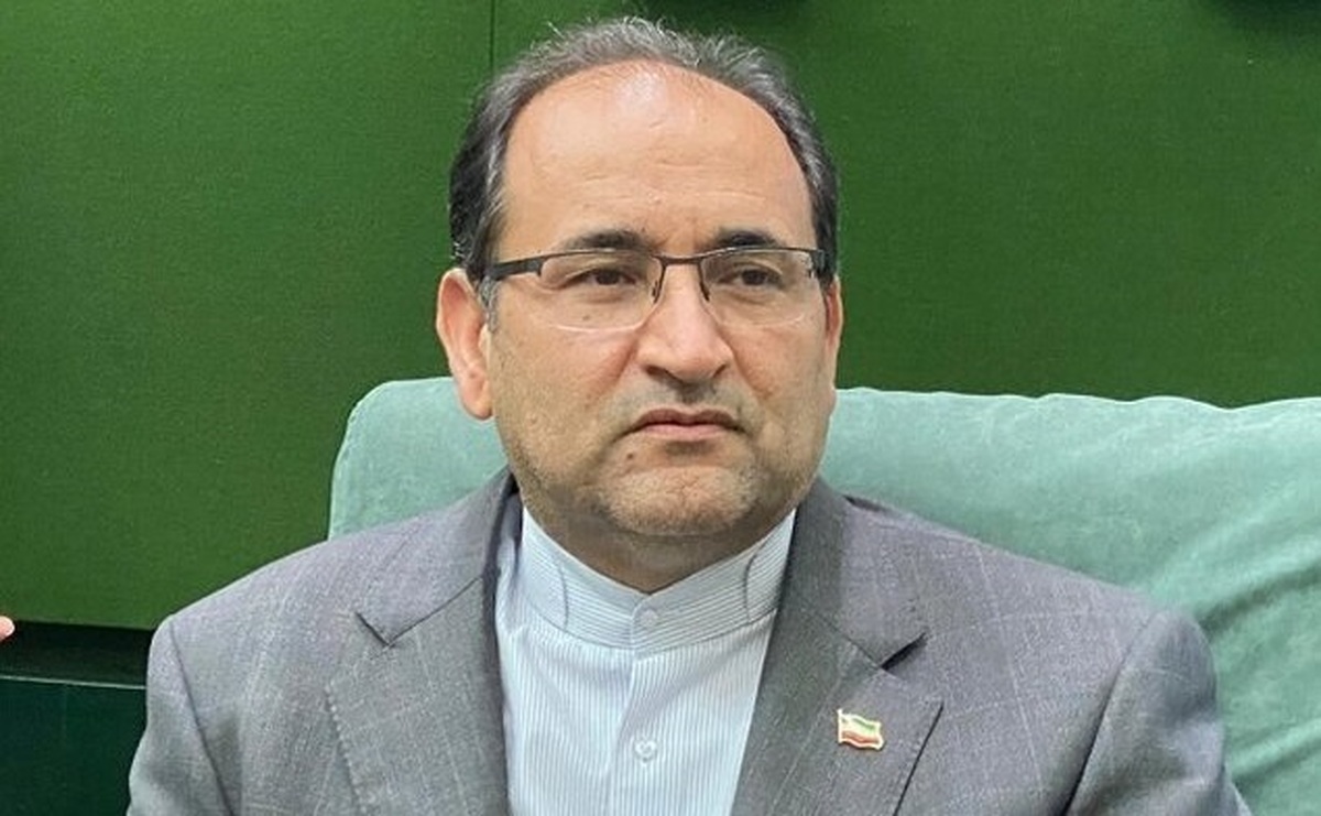 نماینده مجلس: اینستاگرام، واتس آپ و تلگرام را محدود کردید، اینترنت را هم می‌خواهید محدود کنید؛ اصلا برق را هم قطع کنید/ نسل جدید با نگاه کردن به این سیاست‌های ما عصبانی می‌شود/ هیچکس را در جهان قبول نداریم جز خودمان
