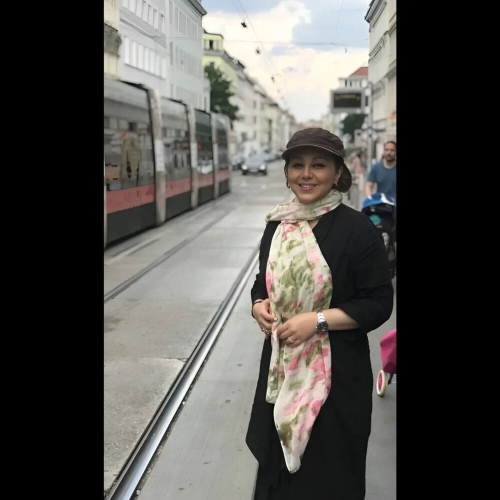 بختیاری بهنوش مهاجرت بهلندنِ یکی از پرکارترین سلبریتیهای صداوسیما و سینما؟ (+عکس)