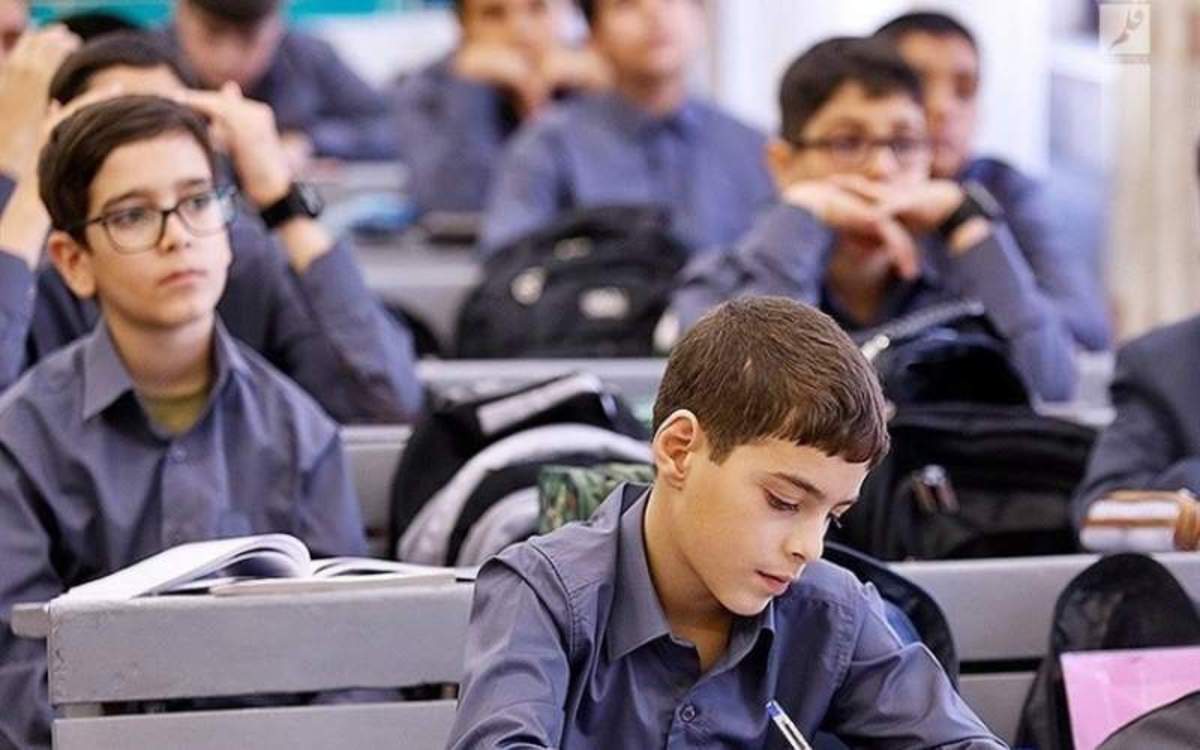وزارت آموزش و پرورش به معلمان: کمک‌های اولیه آسیب‌های اجتماعی را مطالعه کنید