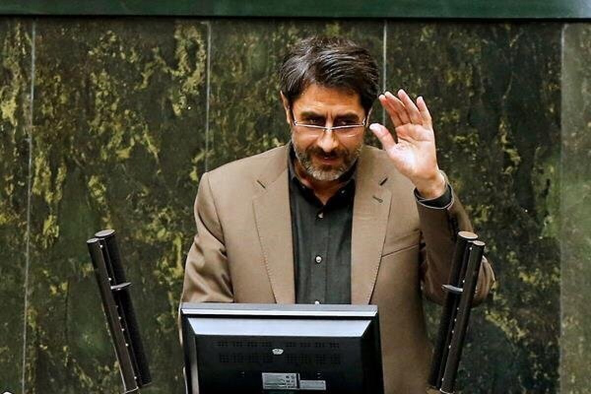 نماینده مجلس: اخیرا امام جمعه یکی از شهرستان‌ها مجلس را به دریافت رشوه از ایران خودرو محکوم کرده/ شورای سیاست گذاری ائمه جمعه، «ورود» کند