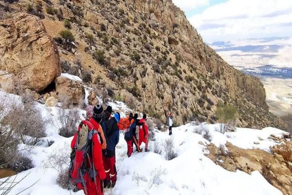 کوهنوردان به ارتفاعات البرز نروند