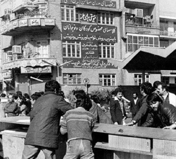 نوشته‌ها و آدم‌ها و اشیا