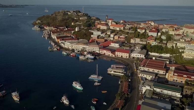 عذرخواهی یک خانواده انگلیسی به دلیل برده داری 200 سال قبل عذرخواهی یک خانواده انگلیسی به دلیل برده داری 200 سال قبل