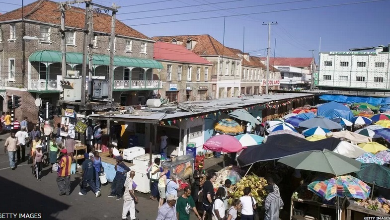عذرخواهی یک خانواده انگلیسی به دلیل برده داری 200 سال قبل عذرخواهی یک خانواده انگلیسی به دلیل برده داری 200 سال قبل