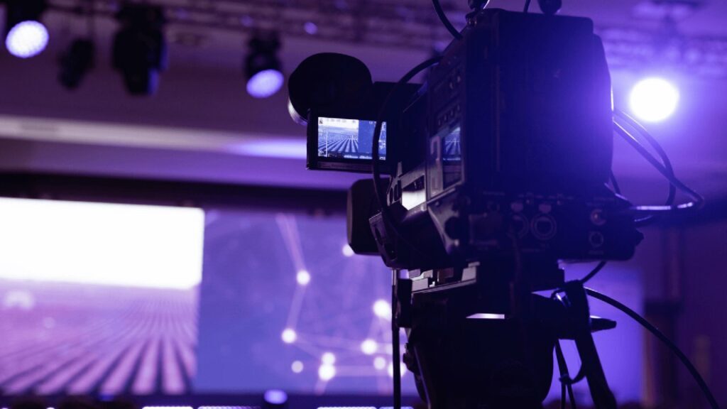 8 علامتی که نشان می‌دهد انقلاب هوش مصنوعی از کنترل ما خارج می‌شود