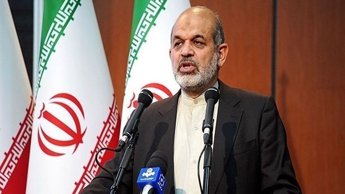 وزیر کشور درباره مسمومیت دانش آموزان:  هیچ گزارشی از ماده سمی خاصی نداشته‌ایم/ هیچ دانش آموزی فلج نشده/ تاکنون هیچ کس دستگیر نشده است