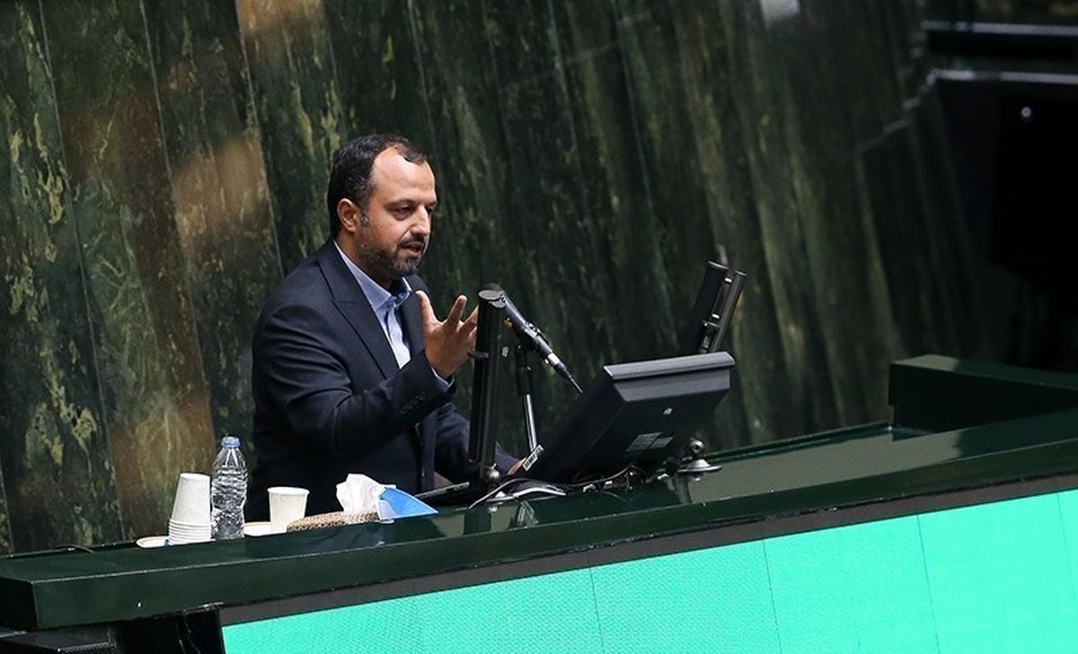 عضو هیئت رئیسه مجلس :
مماشات مجلس با خاندوزی جواب نداد؛ استیضاح کلید خورد